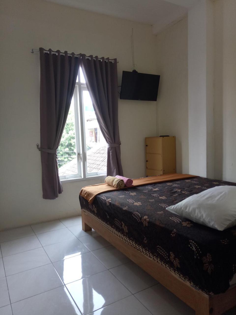 Losmen Fadel Malioboro Jogja Yogyakarta Exterior foto